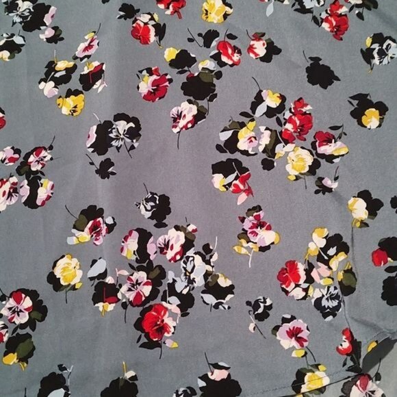 Ann Taylor S grey floral vneck blouse - Picture 3 of 3